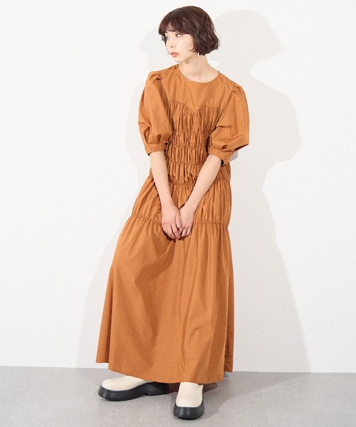 ELLEgirl（エルガール）の「シャーリングドレス【ELLEgirl/エル ガール】（ワンピース・レディース・モスグリーン/テラコッタ/ブラック・FREE）」の20枚目の写真