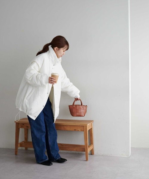 DISCOAT（ディスコート）の「【WEB限定】袖取り外し中綿ブルゾン（ダウンジャケット/コート・レディース・アイボリー/ブラック・MEDIUM）」の4枚目の写真