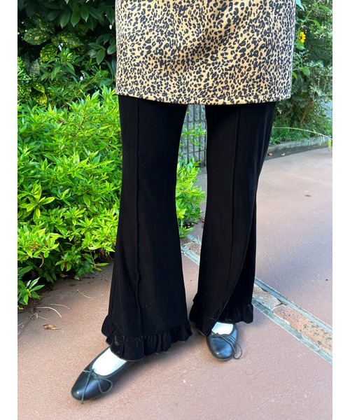 WC（ダブル シー）の「【EC限定】ベロアフリルフレアパンツ（その他パンツ・レディース・グリーン/ピンク/ブラック・FREE）」の7枚目の写真