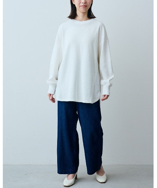 IEDIT（イディット）の「ＩＥＤＩＴ　ハニカム柄ワッフル素材のバックボタンプルオーバー（Tシャツ/カットソー・レディース・ネイビー/チャコールグレー/ホワイト・LARGE/MEDIUM/X-LARGE/XX-LARGE/SMALL/XXX-LARGE）」の6枚目の写真