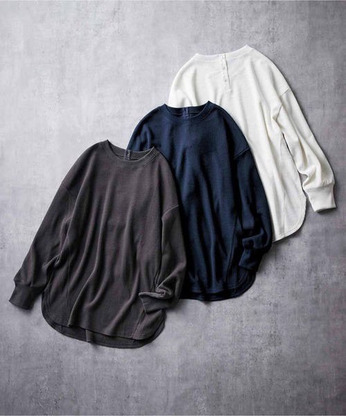 IEDIT（イディット）の「ＩＥＤＩＴ　ハニカム柄ワッフル素材のバックボタンプルオーバー（Tシャツ/カットソー・レディース・ネイビー/チャコールグレー/ホワイト・LARGE/MEDIUM/X-LARGE/XX-LARGE/SMALL/XXX-LARGE）」の10枚目の写真