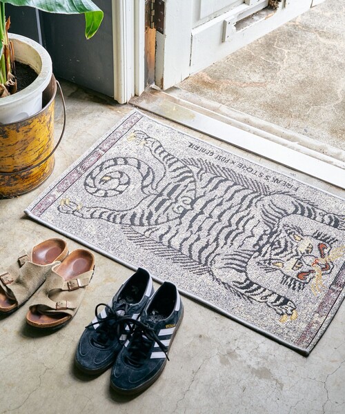 POST GENERAL（ポストジェネラル）の「POST GENERAL/ポストジェネラル 別注 TO-GO MAT / トゥーゴーマット（ラグ/マット・メンズ・オレンジ/ホワイト/ブラック/グレー・ONE SIZE）」の5枚目の写真