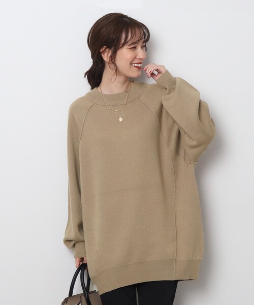 SHOO・LA・RUE(シューラルー)の「◆【体型カバー】ビッグシルエット なめらか ドルマンニット(ニット/セーター・レディース・ベージュ/アイボリー/グリーン系/ピンク系/チャコールグレー・00)」の3枚目の写真