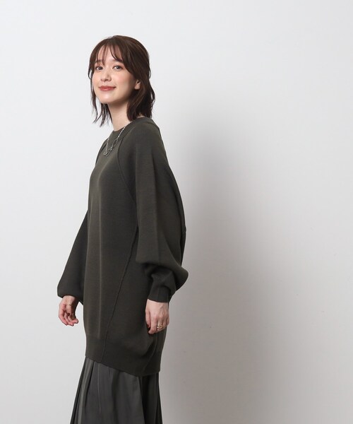 SHOO・LA・RUE(シューラルー)の「◆【体型カバー】ビッグシルエット なめらか ドルマンニット(ニット/セーター・レディース・ベージュ/アイボリー/グリーン系/ピンク系/チャコールグレー・00)」の8枚目の写真