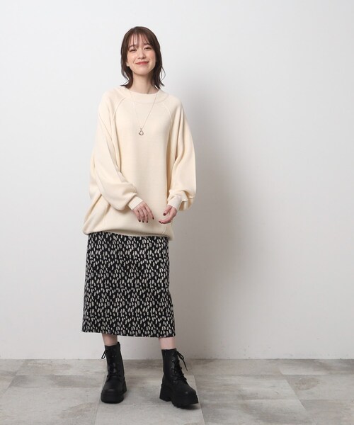 SHOO・LA・RUE(シューラルー)の「◆【体型カバー】ビッグシルエット なめらか ドルマンニット(ニット/セーター・レディース・ベージュ/アイボリー/グリーン系/ピンク系/チャコールグレー・00)」の9枚目の写真