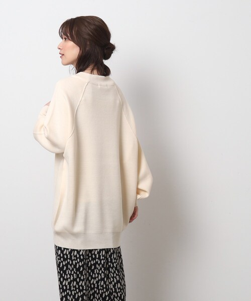 SHOO・LA・RUE(シューラルー)の「◆【体型カバー】ビッグシルエット なめらか ドルマンニット(ニット/セーター・レディース・ベージュ/アイボリー/グリーン系/ピンク系/チャコールグレー・00)」の11枚目の写真