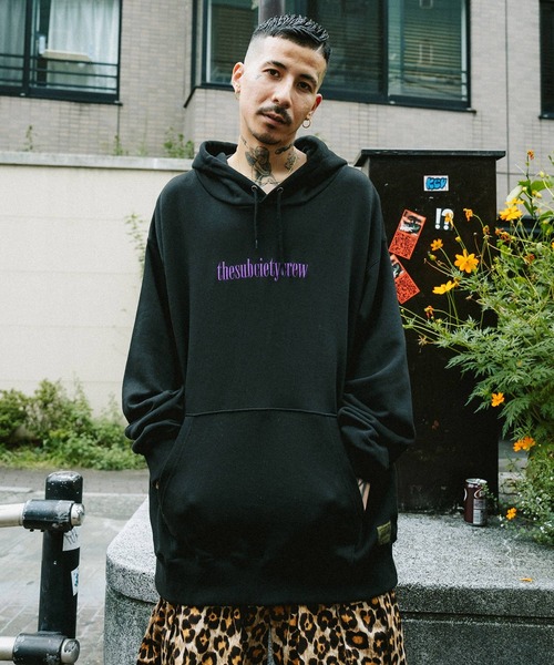 Subciety（サブサエティ）の「CREW PARKA（パーカー・メンズ・アッシュ/ブラック×ホワイト/ブラック×パープル/ネイビー・XX-LARGE/LARGE/MEDIUM/X-LARGE/SMALL）」の12枚目の写真