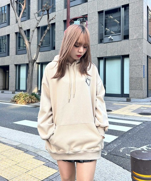 SPIGA(スピーガ)の「ハートプリントロゴBIGパーカー(パーカー・レディース・ブラック/ホワイト/ベージュ・FREE)」の21枚目の写真