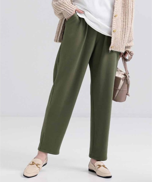 IEDIT(イディット)の「IEDIT うっとりあたたか すっきり見えて伸びやかなマシュマリッチゆるテーパードパンツ(スラックス・レディース・ホワイト/ブラック/カーキ・MEDIUM/LARGE/X-LARGE/XX-LARGE/SMALL/XXX-LARGE)」の3枚目の写真