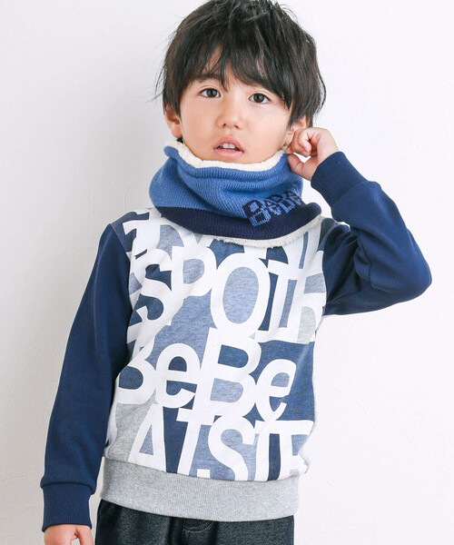 BeBe（ベベ）の「BIGロゴ配色トレーナー(80~150cm)（スウェット・キッズ・ブラック系その他/ブルー系その他・150cm/130cm/100cm/140cm/120cm/80ｃｍ/90cm/110cm）」の5枚目の写真