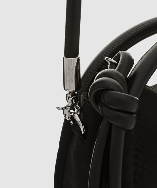 GANNI(ガニー)の「Knot Mini Bag(ハンドバッグ・レディース・ブラック・ONE SIZE)」の4枚目の写真