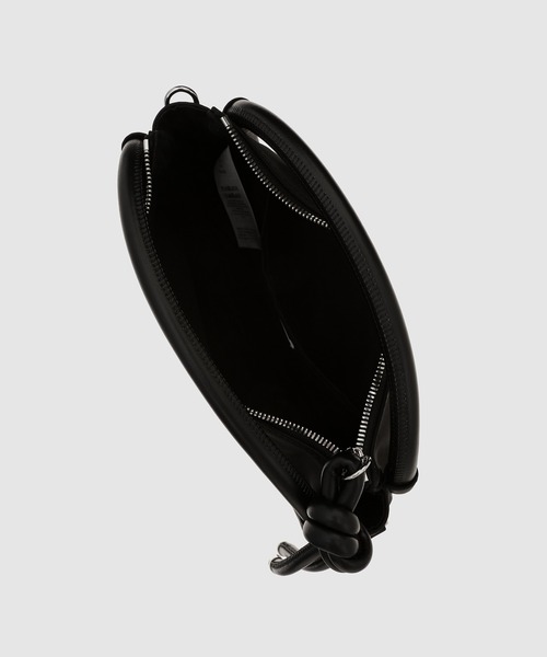 GANNI(ガニー)の「Knot Mini Bag(ハンドバッグ・レディース・ブラック・ONE SIZE)」の7枚目の写真