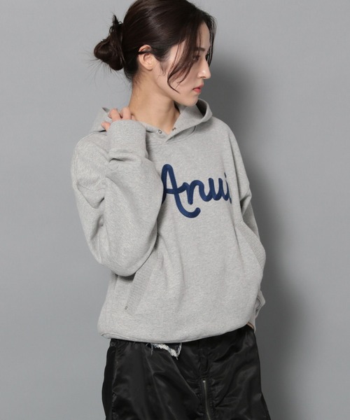 Anui（アニュイ）の「【UNISEX】レタリングロゴフーディ（パーカー・レディース・レッド/グレー/ブラック/ネイビー・SMALL/MEDIUM/LARGE）」の18枚目の写真