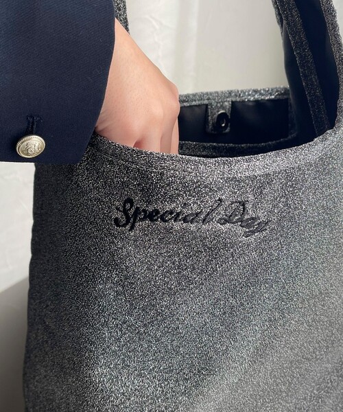 fredy emue(フレディエミュ)の「ラメワンポイント刺繍トートバッグ(トートバッグ・レディース・シルバー/オレンジ/グリーン・FREE)」の5枚目の写真