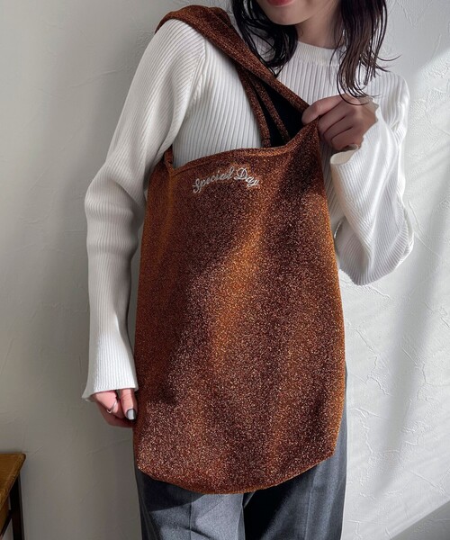 fredy emue(フレディエミュ)の「ラメワンポイント刺繍トートバッグ(トートバッグ・レディース・シルバー/オレンジ/グリーン・FREE)」の8枚目の写真