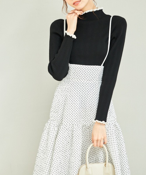 tocco closet(トッコ クローゼット)の「サスペンダー付きエンボスドットティアードスカート(スカート・レディース・オフホワイト/ブラック・M)」の7枚目の写真