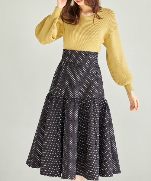 tocco closet(トッコ クローゼット)の「サスペンダー付きエンボスドットティアードスカート(スカート・レディース・オフホワイト/ブラック・M)」の19枚目の写真
