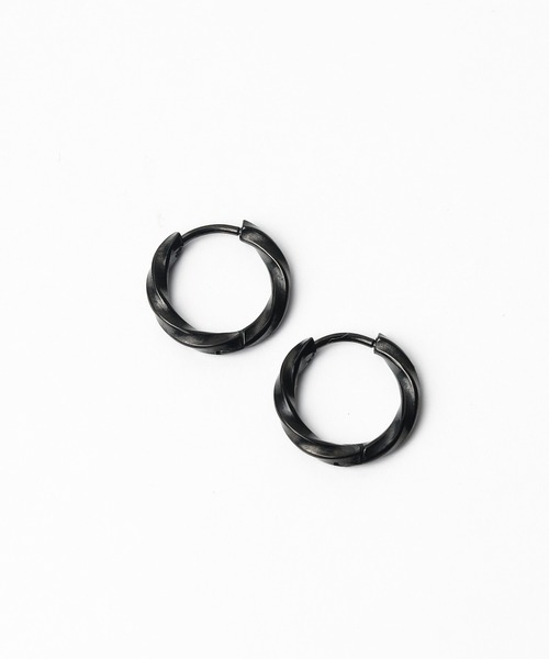 ARCHIVER（アーカイバ）の「【Al】Stainless Twist Pierce 12mm（ピアス（両耳用）・レディース・シルバー/ブラック/ゴールド・FREE）」の2枚目の写真