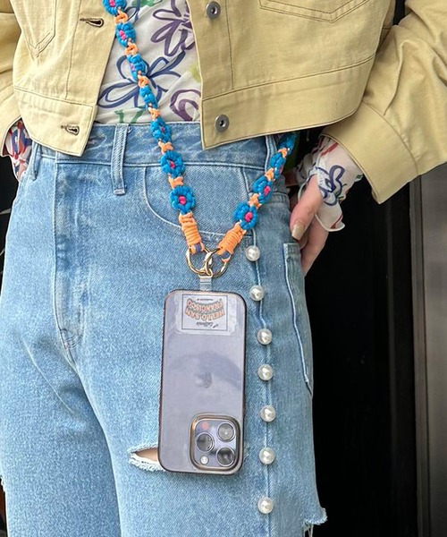 HELLO.SANFRANCISCO（ハローサンフランシスコ）の「【HELLO.SANFRANCISCO/ハローサンフランシスコ】手編みライクカラフルフラワースマホショルダー（スマホグッズ・レディース・オフホワイト/ブルー/ピンク/ブラック/グレー/パープル/オレンジ・FREE/ONE SIZE）」の16枚目の写真