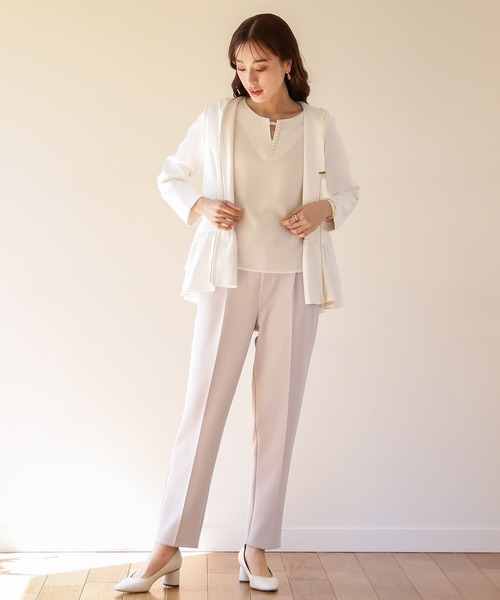 Emilyan(エミリアン)の「更に快適になった!無敵のパンツ 【UVカット98%!接触冷感!洗濯機OK♪全方位ストレッチ♪】ハイストレッチつやポンチ・タックテーパードパンツ(スーツパンツ・レディース・ブラック/グレイッシュベージュ/オフホワイト/ネイビー・S/M/L)」の20枚目の写真