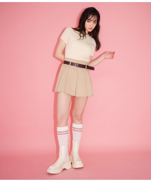 ANAP(アナップ)の「ワンショルダーカットアウトリブニットトップス(Tシャツ/カットソー・レディース・アイボリー/ブラック/オレンジ・FREE)」の10枚目の写真
