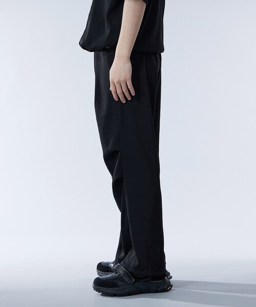 UNITED TOKYO（ユナイテッドトウキョウ）の「ドレープスノーパンツ｜セットアップ着用可能（カーゴパンツ・メンズ・グレー/ブラック・1/2）」の19枚目の写真