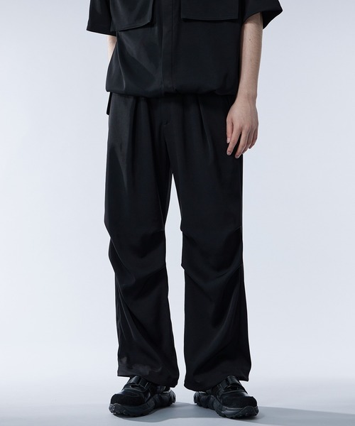UNITED TOKYO（ユナイテッドトウキョウ）の「ドレープスノーパンツ｜セットアップ着用可能（カーゴパンツ・メンズ・グレー/ブラック・1/2）」の5枚目の写真