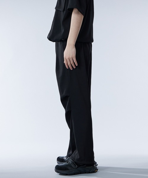 UNITED TOKYO（ユナイテッドトウキョウ）の「ドレープスノー