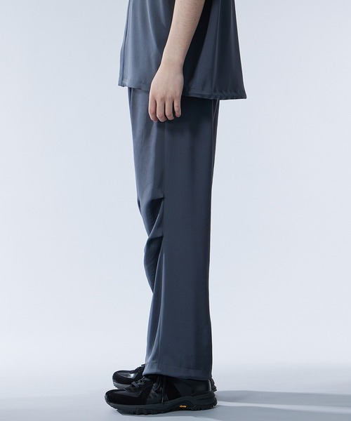 UNITED TOKYO（ユナイテッドトウキョウ）の「ドレープスノーパンツ