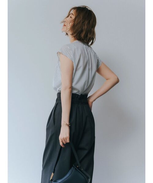 YECCA VECCA（イェッカヴェッカ）の「ギャザーブラウス（シャツ/ブラウス・レディース・オフホワイト/サックスブルー/ネイビー/ストライプ・FREE）」の11枚目の写真