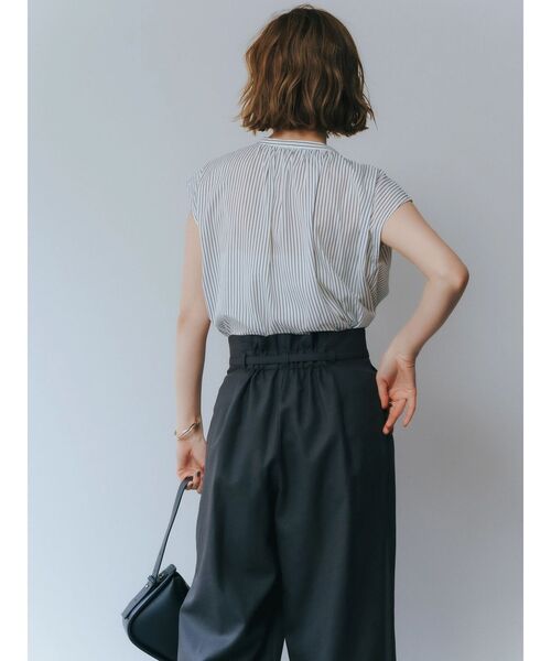 YECCA VECCA（イェッカヴェッカ）の「ギャザーブラウス（シャツ/ブラウス・レディース・オフホワイト/サックスブルー/ネイビー/ストライプ・FREE）」の12枚目の写真