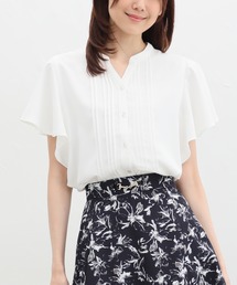 ピンタックブラウス