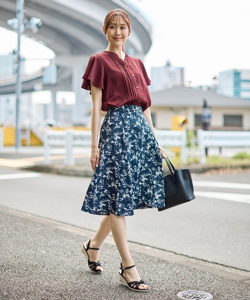 Honeys（ハニーズ）の「ピンタックブラウス（シャツ/ブラウス・レディース・ネイビー/ダークブラウン/ライトグレー/ボルドー/ホワイト・3L/LL/L/M/S）」の10枚目の写真