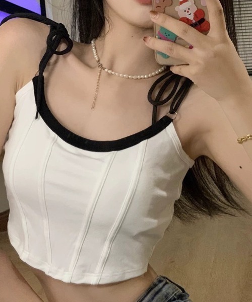 LADY LIKE(レディライク)の「カップ付き配色リボンキャミ(キャミソール・レディース・ブラック/ホワイト・M)」の4枚目の写真