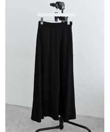 volume satin skirt