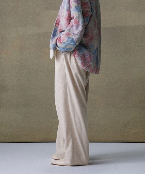 ADAM ET ROPE'(アダムエロペ)の「シャツコール ワイドイージー スラックス / セットアップ対応 / ユニセックス(スラックス・メンズ・ホワイト系その他7/ベージュ系その他2/ブルー系その他2・M/L)」の2枚目の写真