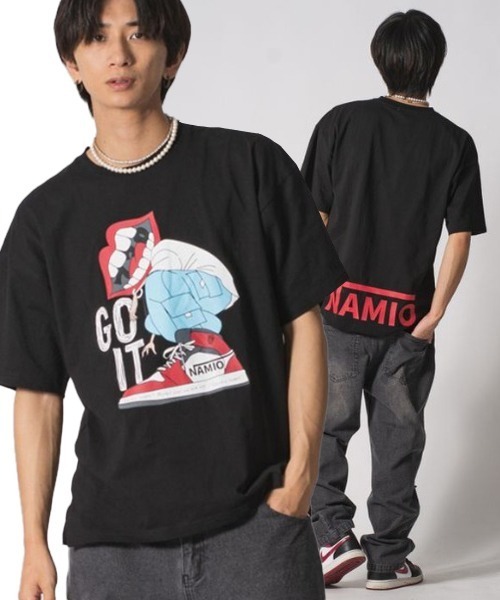 RE730(アールイーセブンサーティー)の「RE730 スニカーをはいたなみおくん(Tシャツ/カットソー・メンズ・ブラック/オフホワイト・X-LARGE/LARGE/MEDIUM)」の1枚目の写真
