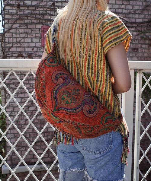 【セール】チャイハネ / ギルダークレセントＢＡＧ / ITMP4303（ショルダーバッグ）｜チャイハネ（チャイハネ）