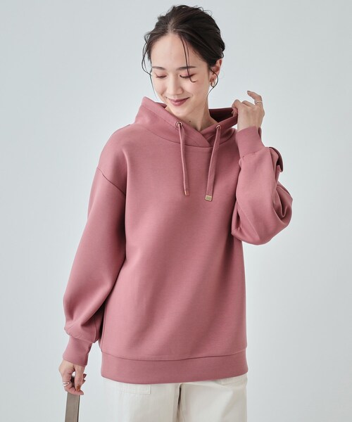 DRESKIP(ドレスキップ)の「◆【高レビュー】なめらかタッチ もちさら抜け襟トップス(スウェット・レディース・ブラック/ライトブルー/ライトグレー/ピンク系/ベージュ・02/03/04)」の5枚目の写真