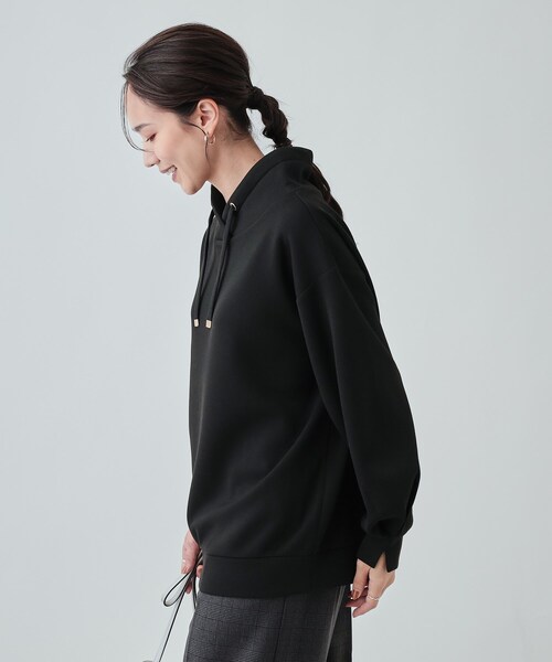 DRESKIP(ドレスキップ)の「◆【高レビュー】なめらかタッチ もちさら抜け襟トップス(スウェット・レディース・ブラック/ライトブルー/ライトグレー/ピンク系/ベージュ・02/03/04)」の11枚目の写真