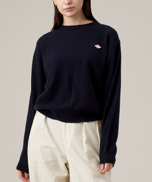 DANTON（ダントン）の「WOMEN'S LAMBSWOOL CREW NECK KNIT PULLOVER（ニット/セーター・レディース・イエロー/ダークグレー/ダークグリーン/ブラック/グレイッシュベージュ/ライトブラウン/ブルー/オートミール/オレンジ/ライトグレー/ブラウン/ダークネイビー/レッド・36/38）」の10枚目の写真