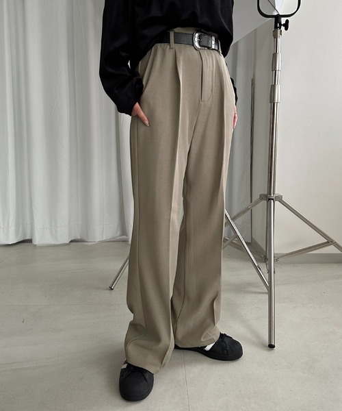 apres jour mignon（アプレジュールミニョン）の「シュエットフレアパンツ【ZOZOTOWN限定アイテム】（その他パンツ・レディース・チャコールグレー/ブラック/ボルドー/マスタード/ブラウン系その他/グレイッシュベージュ・SMALL/MEDIUM/LARGE/X-LARGE）」の4枚目の写真