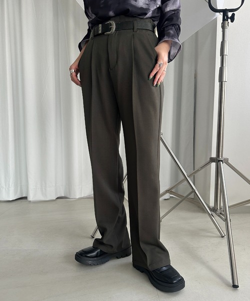 apres jour mignon（アプレジュールミニョン）の「シュエットフレアパンツ【ZOZOTOWN限定アイテム】（その他パンツ・レディース・チャコールグレー/ブラック/ボルドー/マスタード/ブラウン系その他/グレイッシュベージュ・SMALL/MEDIUM/LARGE/X-LARGE）」の2枚目の写真