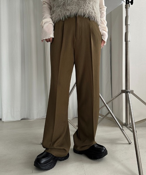 apres jour mignon（アプレジュールミニョン）の「シュエットフレアパンツ【ZOZOTOWN限定アイテム】（その他パンツ・レディース・チャコールグレー/ブラック/ボルドー/マスタード/ブラウン系その他/グレイッシュベージュ・SMALL/MEDIUM/LARGE/X-LARGE）」の5枚目の写真