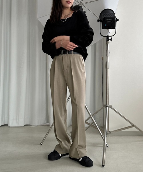 apres jour mignon（アプレジュールミニョン）の「シュエットフレアパンツ【ZOZOTOWN限定アイテム】（その他パンツ・レディース・チャコールグレー/ブラック/ボルドー/マスタード/ブラウン系その他/グレイッシュベージュ・SMALL/MEDIUM/LARGE/X-LARGE）」の11枚目の写真