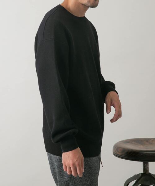 URBAN RESEARCH ROSSO MEN（アーバンリサーチロッソメン）の「『一部WEB限定カラー』綿カシミヤワイドフィットクルーネックニット（ニット/セーター・メンズ・グリーン/アイボリー/ブラック/ブルー/グレー・LARGE/MEDIUM）」の8枚目の写真