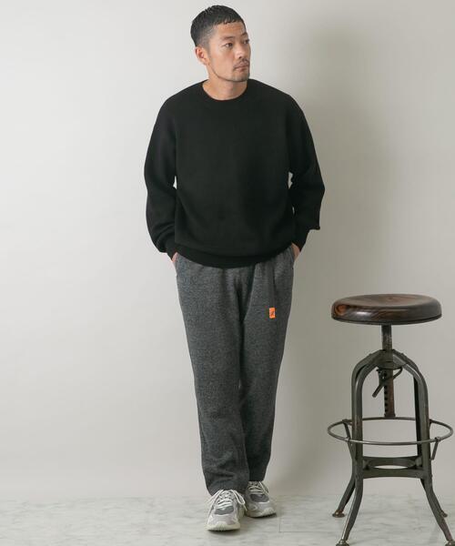 URBAN RESEARCH ROSSO MEN（アーバンリサーチロッソメン）の「『一部WEB限定カラー』綿カシミヤワイドフィットクルーネックニット（ニット/セーター・メンズ・グリーン/アイボリー/ブラック/ブルー/グレー・LARGE/MEDIUM）」の13枚目の写真