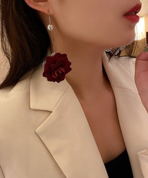 レッドフラワーパールチェーンピアス