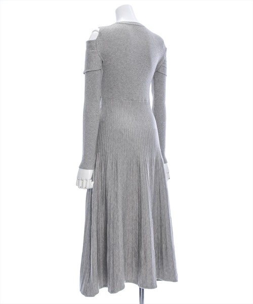 clear（クリア）の「オープンショルダーフレアロングニットワンピース [二の腕カバー 1枚で着れる 骨格ウェーブ]≪再入荷≫（ワンピース・レディース・ブラック/グレー・F）」の7枚目の写真