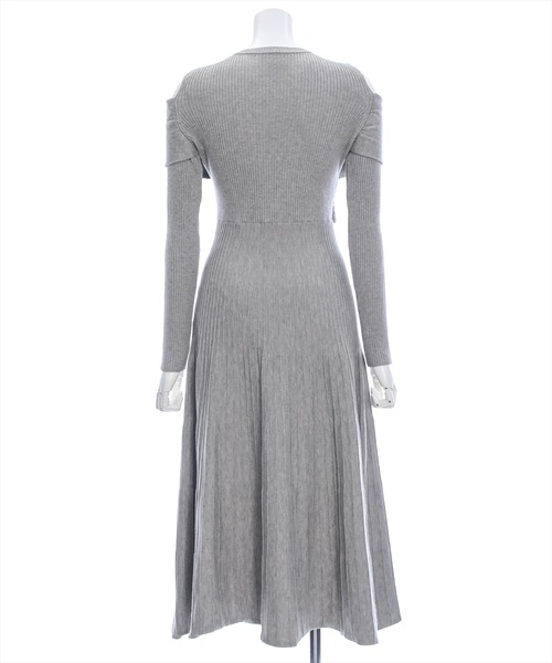 clear（クリア）の「オープンショルダーフレアロングニットワンピース [二の腕カバー 1枚で着れる 骨格ウェーブ]≪再入荷≫（ワンピース・レディース・ブラック/グレー・F）」の8枚目の写真